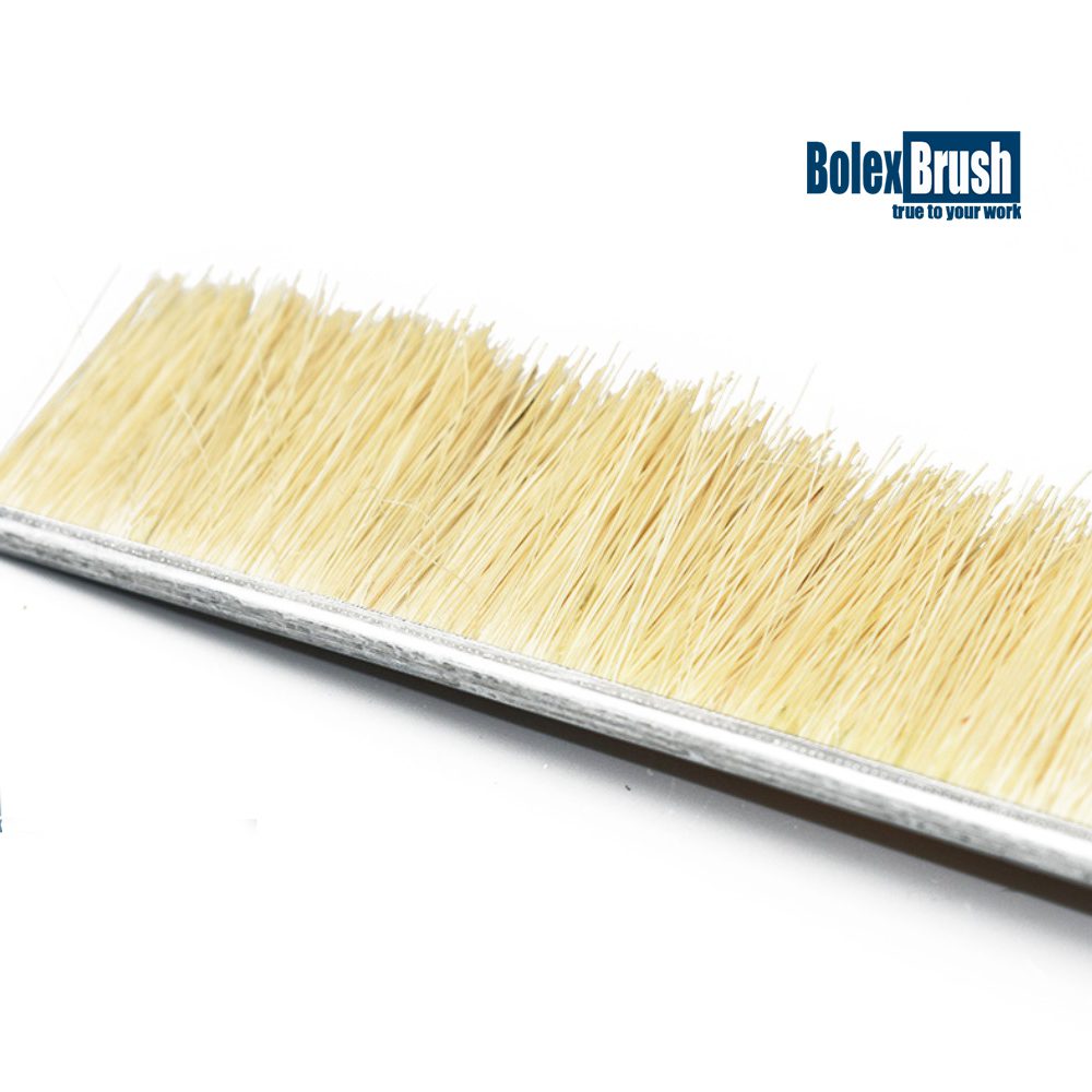 The Brushman, 8 Counter Brush w/Black Tampico Fill