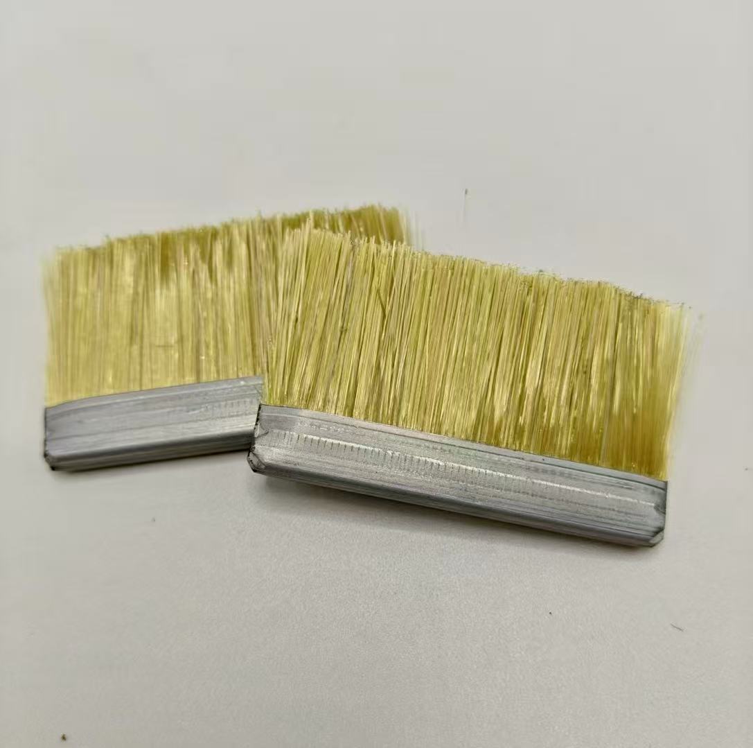 Golden strip brush